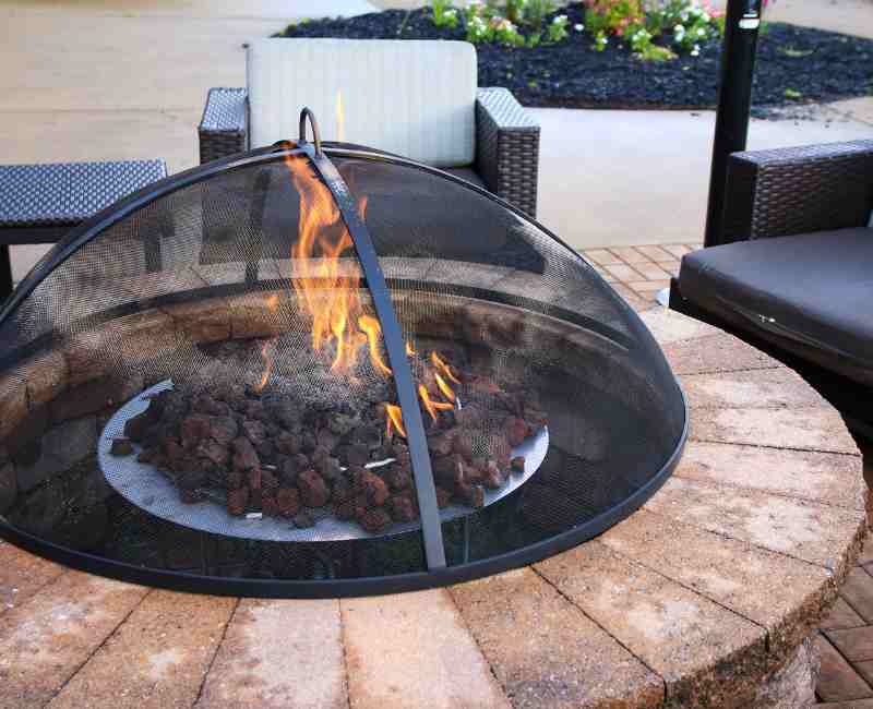 Fire Pit Ideas for Cozy Outdoor Gatherings